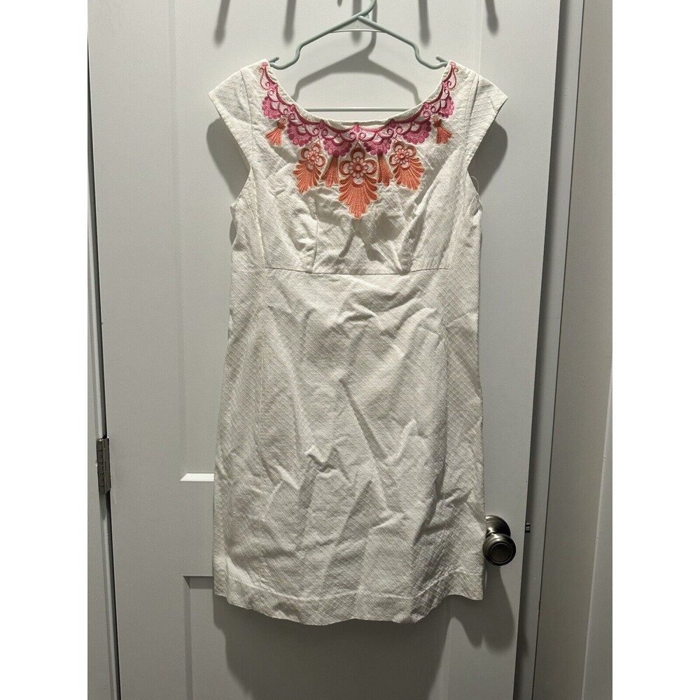 Lilly Pulitzer Dress White Quilt Embroidered Detail Dainty Shift Dress Small 6